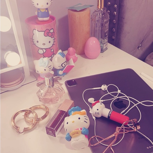 Meet your Posher, Angy - Picture 2 of 5